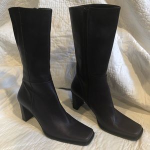 CASLON Women’s square-toed zipped heel boot.